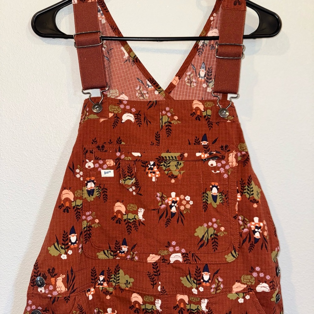 ✨RARE!! ✨ Duluth Trading Co Rust Gnome & Mushroom | Discontinued Short Overalls - Picture 2 of 8